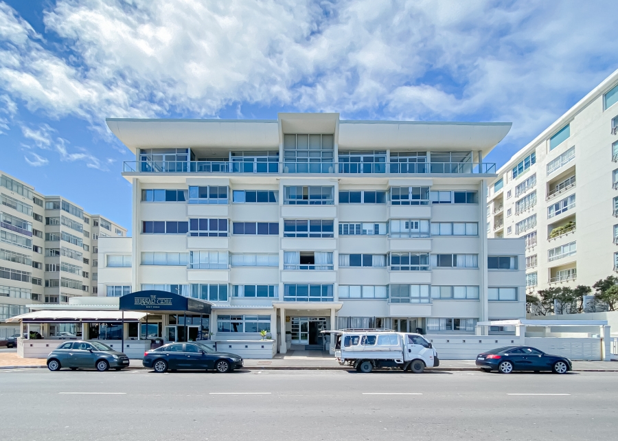 2 Bedroom Property for Sale in Mouille Point Western Cape